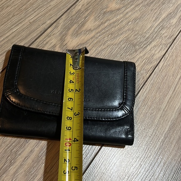 Vintage Kenneth Cole Wallet - Picture 9 of 9